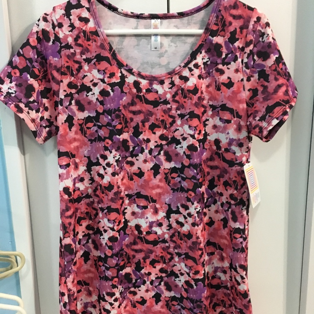 Lularoe Classic T NWT size medium